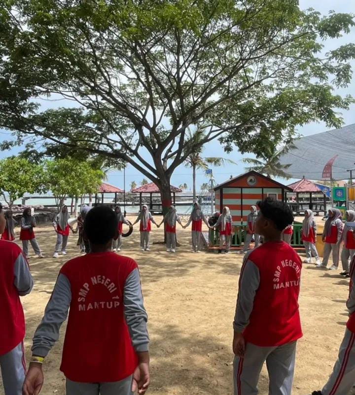 OUTBOND PENGURUS OSIS DI WBL